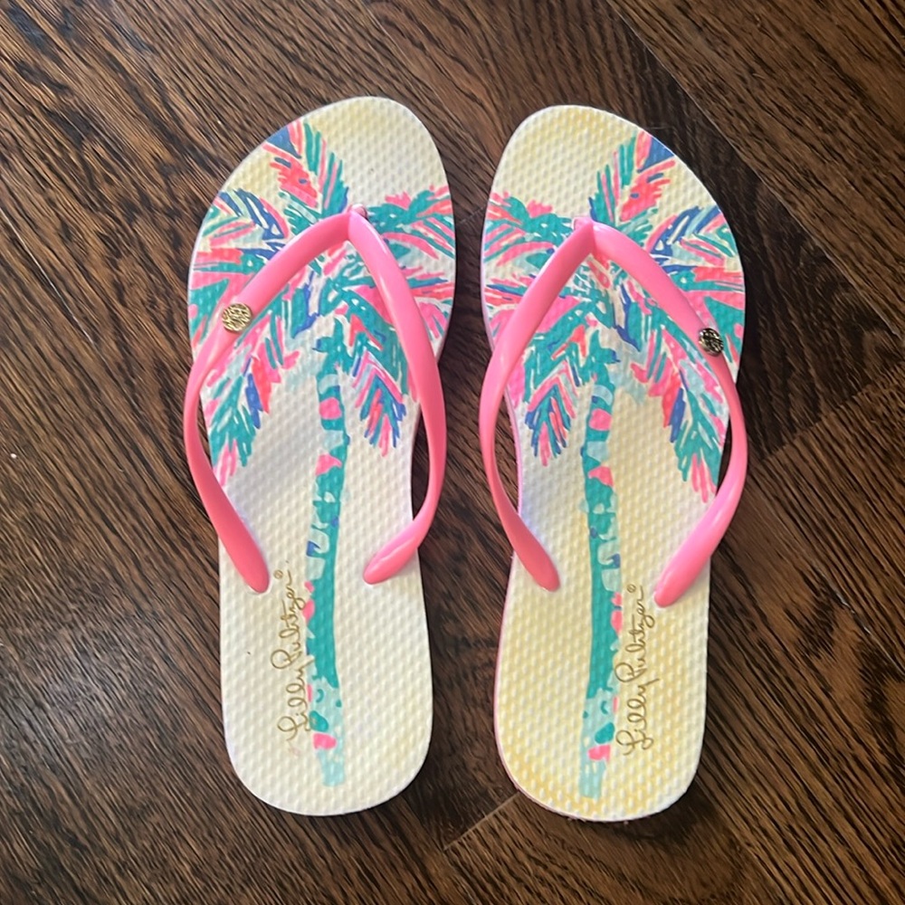 Lilly Pulitzer thongs 🩴👙😎